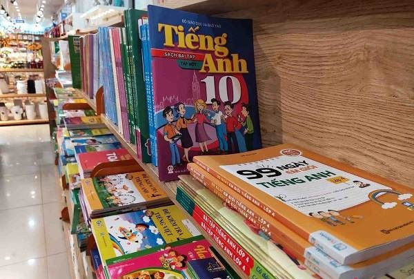 Chinh phu yeu cau ra soat thong tin ke khai gia SGK moi