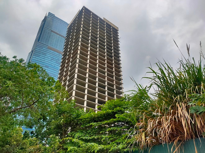 Để có cơ sở trình Thủ tướng Chính phủ xem xét, quyết định, Văn phòng Chính phủ vừa có văn bản gửi 4 Bộ: Tư pháp, Tài chính, Kế hoạch và Đầu tư, Tài nguyên và Môi trường đề nghị cho ý kiến về đề nghị của Bộ Xây dựng đối với dự án Vicem Tower. 