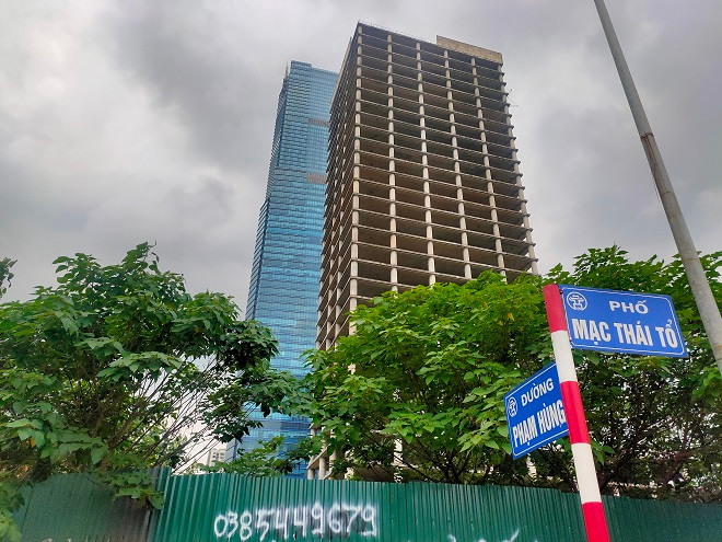 Dự án Vicem Tower được xây dựng trên diện tích gần 8.500m2, quy mô gồm tòa nhà cao 31 tầng nổi và 4 tầng hầm, với tổng diện tích sàn khoảng hơn 78.000m2, trong đó phần nổi khoảng 54.000m2, đáp ứng 200 chỗ đỗ xe ngầm. Tổng mức đầu tư ban đầu của dự án là 1.951 tỷ đồng, sau đó, vốn đầu tư được điều chỉnh lên 2.743 tỷ đồng. 