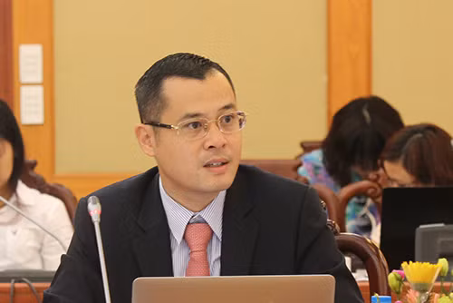 3. Bộ khoa học công nghệ có thứ trưởng 41 tuổi Thủ tướng Nguyễn Tấn Dũng đã có quyết định 1709 bổ nhiệm ông Phạm Đại Dương giữ chức Thứ trưởng khoa học và Công nghệ. Ông Dương năm nay 41 tuổi, quê quán Hà Nội, từng đảm nhiệm các chức vụ: Trưởng phòng Hợp tác quốc tế và xúc tiến đầu tư khu công nghệ cao Hòa Lạc; Phó trưởng ban Quản lý khu công nghệ cao Hòa Lạc; Trưởng ban Quản lý khu công nghệ cao Hòa Lạc.