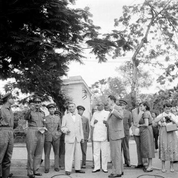 Lực lượng Ủy ban quốc tế đến giám sát việc quân đội Pháp trao trả và rút khỏi Hải Phòng (tháng 5/1955), theo các điều khoản trong Hiệp định Genève. (Ảnh: Tư liệu TTXVN)