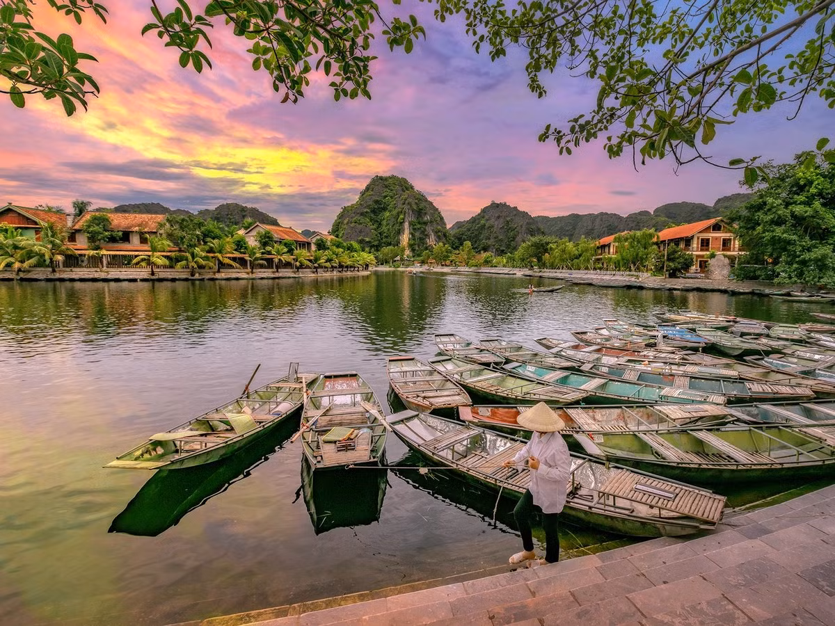 Ngắm hoàng hôn ở Hội An là một lựa chọn tuyệt vời (Ảnh: Thampitakkull Jakkree).