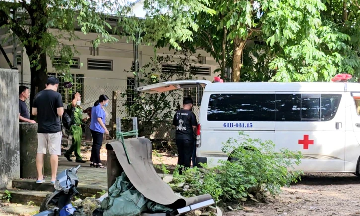  Phát hiện bộ xương người không đầu tại bãi đất trống ở Bình Dương: Ngày 17/10, một số người dân phát hiện một bộ xương người tại một khu đất trống nằm trên đường Thuận Giao 28, thuộc phường Thuận Giao (TP Thuận An). Thời điểm phát hiện, bộ xương này không có phần đầu. Tại hiện trường, cơ quan công an đã tìm thấy phần đầu của bộ xương ở gần đó. Hiện tại, vụ việc đang được điều tra làm rõ. 