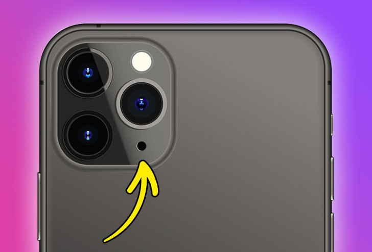 3. Chấm đen nhỏ cạnh camera trên iPhone thực chất là một micrô bổ sung, đóng vai trò khử tiếng ồn và đảm bảo chất lượng cuộc trò chuyện tốt hơn.