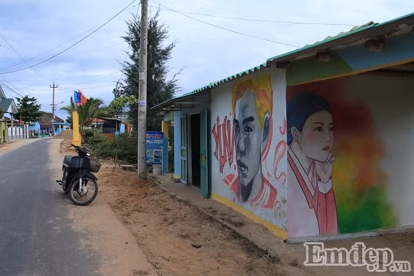 Những nhân vật cổ tích gắn liền với tuổi thơ của nhiều người và cả những hình ảnh thể hiện tinh thần hữu nghị Việt - Hàn cũng được các họa sỹ thể hiện qua những bức tranh tuyệt đẹp