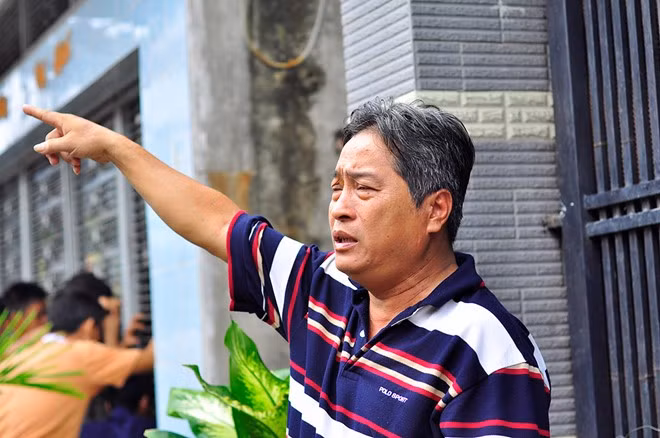 Ông Trần Ngọc Hà, một trong những người tham gia dập lửa trong đêm.