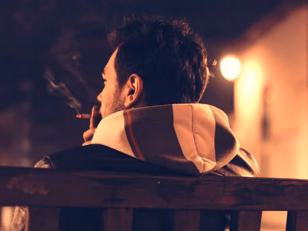 Chất fomanđêhít: Đây là loại hóa chất sẽ khiến bạn và những người xung quanh bạn bị ho khi hút thuốc.