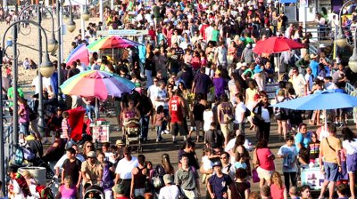 Theo kết quả khảo sát, cứ 8 người Mỹ thì có 1 người trong số đó có xuất thân đến từ tiểu bang California.