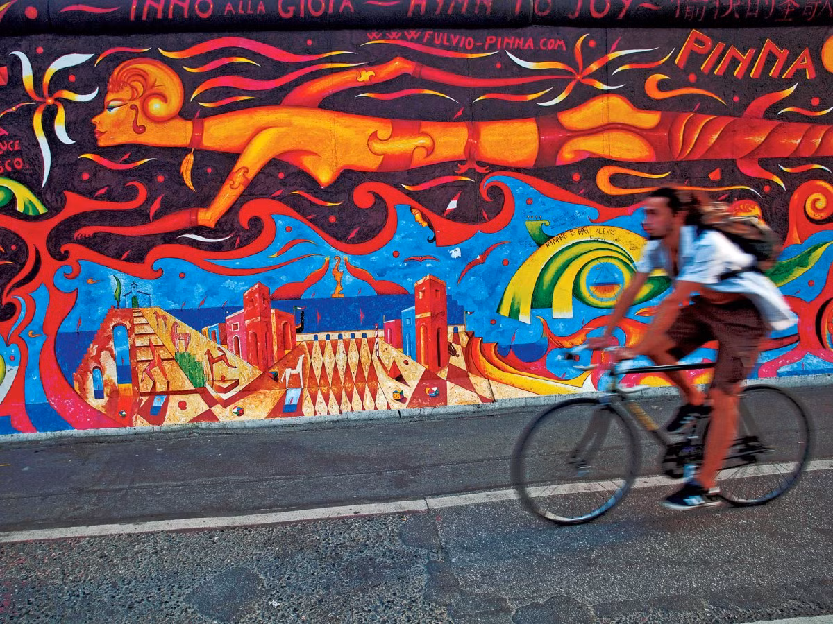 Thủ đô Berlin, Đức nổi tiếng với các tác phẩm nghệ thuật đường phố. Tại Berlin, du khách có thể chiêm ngưỡng hàng ngàn tác phẩm độc đáo, có tính thẩm mỹ cao như ở Mitte, Friedrichshain, Prenzlauer Berg...