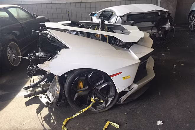 Aventador LP700-4 là một trong những siêu xe mạnh hàng đầu của thương hiệu Lamborghini. Đây cũng là dòng xe yêu thích của nhiều đại gia Việt Nam.