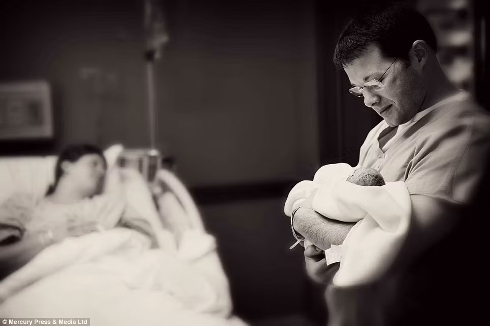 Khi đó, Cheryl đã nhờ một nhiếp ảnh gia chụp lại ảnh hai vợ chồng bế bé trai mới sinh. Sau đó, cô nhận ra rằng, những bức ảnh thể hiện sự kết nối vĩnh cửu giữa con cái và cha mẹ. Cô quyết định lập một quỹ phi lợi nhuận để giúp những cha mẹ đau buồn khác có được niềm vui nhỏ từ trong nỗi đau như cô.