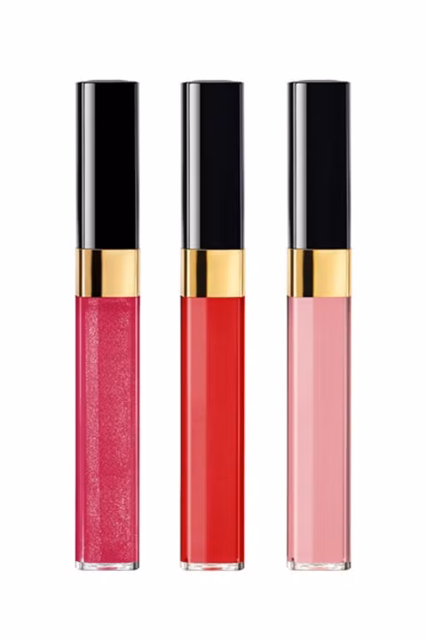 Son bóng. Một thỏi son bóng cũng sẽ giúp khuôn mặt và tâm trạng bạn tỏa sáng.