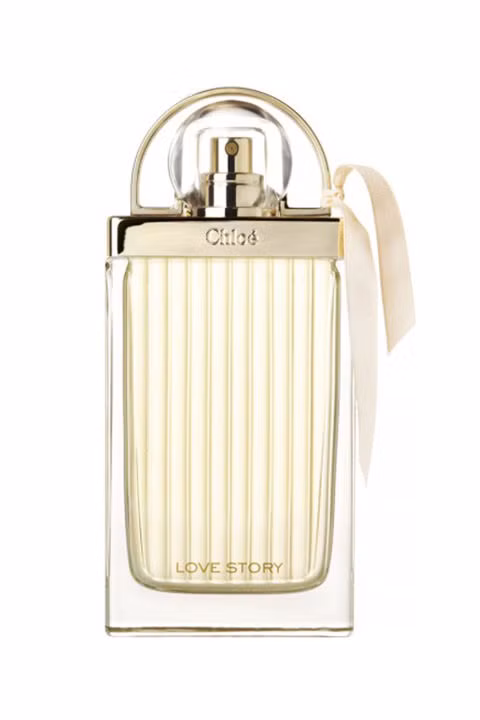 Nước hoa. Một lọ nước hoa mới, mùi hương mới sẽ giúp bạn làm mới bản thân mình, F5 bản thân mình kể cả trong ngày lễ tình yêu bạn là cô nàng độc thân.