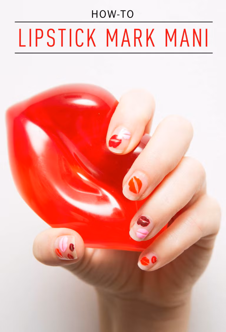  Mẫu nail hình đôi môi đáng yêu và quyến rũ cho ngày lễ tình yêu, hãy cùng thực hành vẽ mẫu nail này với các bước đơn giản sau: