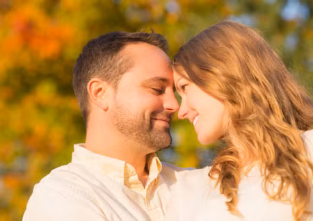 Luôn mỉm cười. Nụ cười của một người đàn ông khi trên giường sẽ mang đến sự thoải mái tối đa và cảm giác thân quen đối với phụ nữ. Chắc chắn không phải là những điệu cười thả ga mà là một nụ cười mãn nguyện như cảm ơn một ai đó đã mang nàng đến bên bạn.