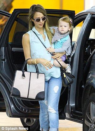 Con gái Haven của Jessica Alba cũng được sinh ra bên trong túi ối trong năm 2011