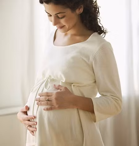 Không nên lo lắng quá mức. Một tinh thần lo lắng thái quá sẽ khiến bạn nhạy cảm hơn và mọi việc tiến triển sẽ ngoài tầm kiểm soát. Bạn hãy yên tâm rằng khi mình đã làm theo mọi chỉ dẫn của bác sĩ, khám thai định kỳ thường xuyên, lịch ăn uống dinh dưỡng đủ chất thì khả năng vượt cạn thành công là rất cao.