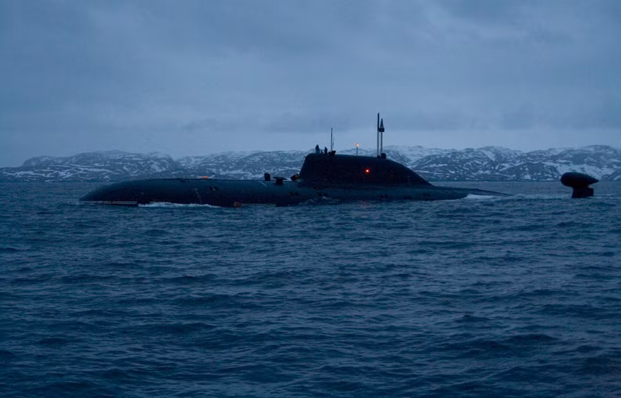 Tàu ngầm hạt nhân Project 971U Akula II có lượng giãn nước khi lặn 13.400 tấn, dài 113,3m, trang bị một lò phản ứng hạt nhân 190MW, dự trữ hành trình 100 ngày, lặn sâu 520m. Tàu được trang bị 4 ống phóng ngư lôi 533mm và 4 ống cỡ 650mm cho phép mang phóng ngư lôi, thủy lôi, tên lửa chống ngầm và tên lửa hành trình Kalibr.