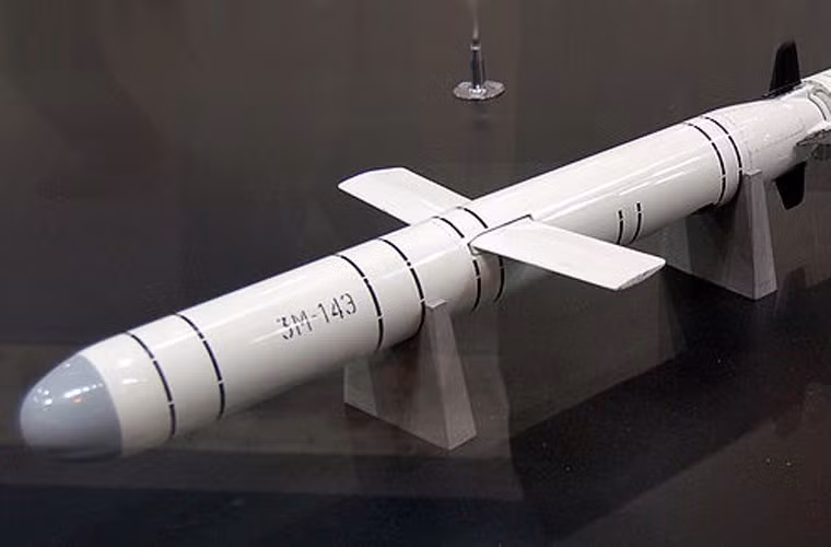 Tên lửa hành trình 3M-14T Kalibr có tầm phóng ước tính 1.500-2.500km đã “hút hồn” các chuyên gia Trung Quốc và khơi gợi bản tính “xấu”.