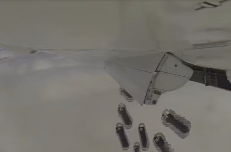 BQP Nga cũng cho biết, trước khi thực hiện không kích, bộ này đã báo cho các nước trong liên minh quốc tế tham chiến đánh IS về thời gian cuộc không kích cũng như hành lang bay của máy bay ném bom Nga.