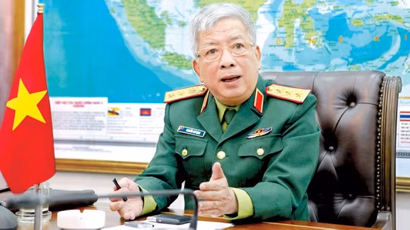 Thượng tướng Nguyễn Chí Vịnh sinh ngày 15/5/1957; quê xã Quảng Thắng, huyện Quảng Điền, tỉnh Thừa Thiên - Huế.