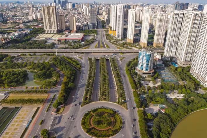 Đặc thù khu vực này là điểm giao của các con đường lớn với nhiều nhánh cắt. Lực lượng CSGT luôn phải thường trực để sẵn sàng xử lý các tình huống. 