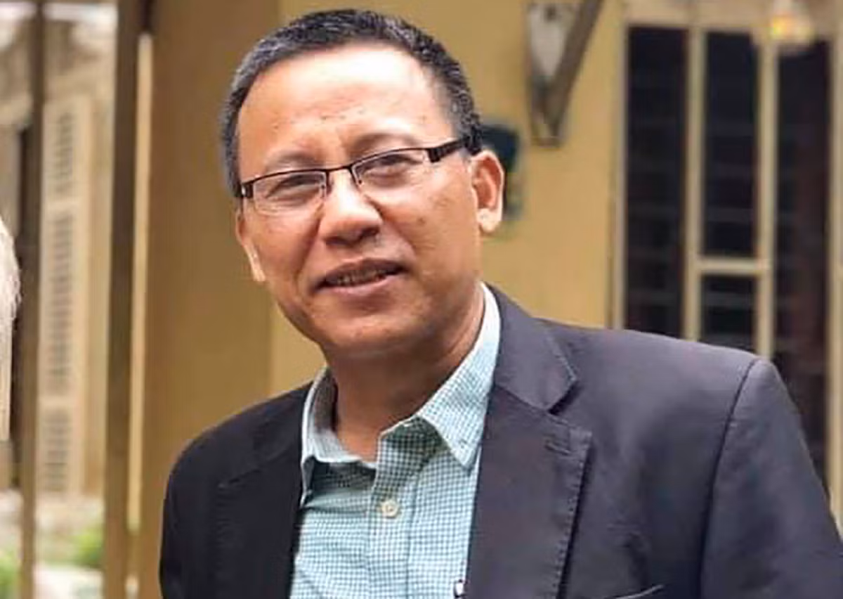  Truy nã đặc biệt Lê Dũng Vova: Ngày 1/6, Công an TP Hà Nội cho biết, đã ra Quyết định truy nã bị can Lê Văn Dũng về tội danh Làm, tàng trữ, phát tán hoặc tuyên truyền thông tin, tài liệu, vật phẩm nhằm chống Nhà nước CHXHCN Việt Nam. Bất kỳ người nào cũng có quyền bắt và giải ngay người đang bị truy nã đến cơ quan Công an, Viện Kiểm sát hoặc UBND nơi gần nhất. Sau khi bắt hoặc tiếp nhận đối tượng truy nã, báo ngay cho Cơ quan An ninh điều tra, Công an TP Hà Nội.