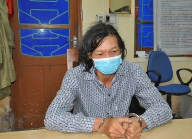  Dùng đinh ba đâm Phó Công an huyện: Phạm Văn Việt (SN 1980, ở xã Hà Kỳ, huyện Tứ Kỳ, tỉnh Hải Dương) đã tấn công 3 người cùng xã, đe dọa người dân tập trung đi bầu cử. Khi Công an đến triệu tập lên làm việc, Việt đã dùng dao, đinh ba, tuýp sắt, phóng lợn tấn công khiến Phó Trưởng Công an huyện bị thương. Ngày 1/6, Việt bị Công an huyện Tứ Kỳ khởi tố, bắt tạm giam.