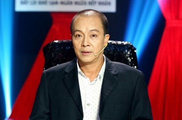  Nghệ sĩ Đức Hải bị miễn nhiệm chức vụ Phó Hiệu trưởng: Ngày 9/6, Trường CĐ Văn hóa nghệ thuật và Du lịch Sài Gòn đã có quyết định về việc miễn nhiệm chức vụ Phó Hiệu trưởng đối với thạc sĩ, NSƯT Trần Đức Hải (nghệ sĩ Đức Hải). Đầu tháng 6, mạng xã hội lan truyền hình ảnh chụp màn hình status, bình luận trên trang cá nhân có tick xanh của nghệ sĩ Đức Hải. Bài viết công kích người khác với một số từ ngữ thô tục. Nhiều người bức xúc, cho rằng diễn viên phát ngôn không đúng chuẩn mực người thầy, người nghệ sĩ trước công chúng.