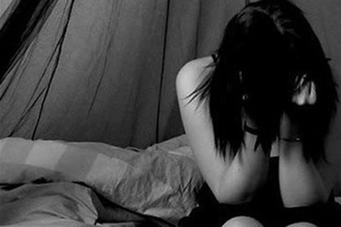  Cô gái 9x bị bạn trai mới quen tống tình, tống tiền, dọa tung clip 'nóng': Chị V.B.H.H (24 tuổi, ngụ huyện Thống Nhất, Đồng Nai) bị người bạn trai mới quen tên Trần Minh Duy (25 tuổi, ngụ xã Phú Ngọc, Định Quán) liên tục sử dụng các hình ảnh, clip uy hiếp, đe dọa, yêu cầu cô gái tiếp tục đi nhà nghỉ và đưa thêm 5 triệu đồng, nếu không sẽ đăng lên mạng xã hội. Chị H. cầu cứu công an và Duy bị công an bắt khẩn cấp vào ngày 19/8/2020.