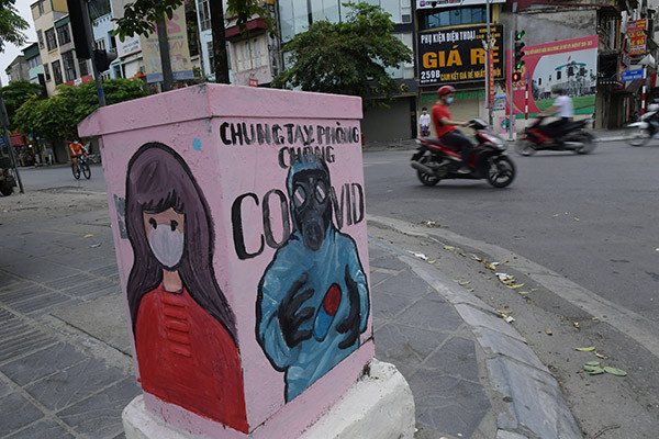 Các bốt điện trở nên nổi bật sau khi được trang trí. 