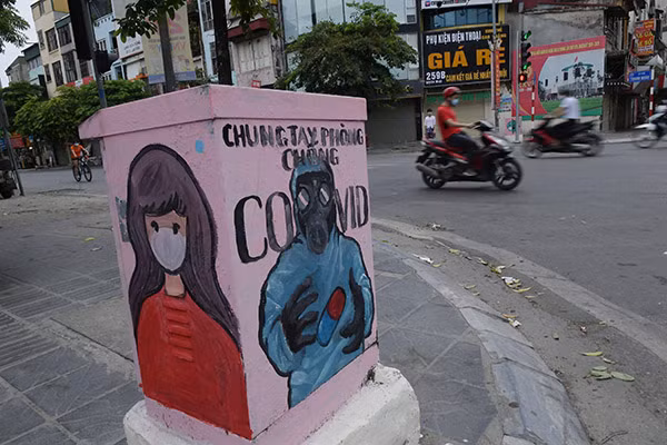 Các bốt điện trở nên nổi bật sau khi được trang trí. 