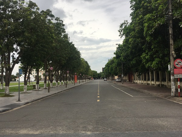 Khung canh TP Ha Tinh khi thuc hien cach ly xa hoi-Hinh-2