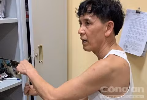  Đột nhập ủy ban xã trộm gần 50 triệu, bỏ lại quần tại hiện trường: Ngày 14/6/2020, Đỗ Văn Thắng (tên gọi khác là Đỗ Văn Hợp - SN 1963, trú Thạch Thất, Hà Nội) đã đột nhập vào UBND xã Phúc Hòa phá song sắt cửa sổ, cạy khóa 2 tủ đựng tài liệu, trộm cắp tài sản khoảng 44 triệu đồng. Sau khi trộm tài sản, Thắng chui ra ngoài cởi bỏ găng tay và quần dài vứt ở phía sau nhà trụ sở UBND xã. Chỉ chưa đầy 1 ngày xảy ra vụ trộm Thắng bị bắt giữ.