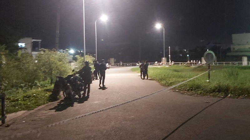  Bị bạn nhậu đánh vào mặt tử vong: Mâu thuẫn, xô xát khi ngà say, ông V.M.T (trú TP Tân An, tỉnh Long An) bị N. dùng tay đánh vào mặt và ngã ngửa xuống đất. Thấy ông T. nằm bất động, mọi người kiểm tra thì phát hiện đã tử vong. Ngày 5/6, Công an Long an cho biết, đang tạm giữ N. để điều tra.