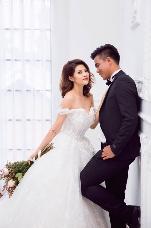 Nói về dự định sau khi kết hôn, Ngọc Anh cho biết, cô vẫn theo đuổi sự nghiệp DJ và kinh doanh còn chồng tập trung cho sự nghiệp huấn luyện cầu thủ. “Âm nhạc vẫn là thứ quan trọng nhất chứ không phải tình trạng hôn nhân. Còn anh Thắng, dù làm nghề gì thì mình tin anh vẫn dành thời gian cho gia đình”, Ngọc Anh hài hước nói.