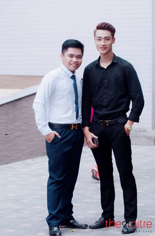 Vào tháng 4 vừa rồi, chàng trai 19 tuổi đã xuất sắc giành giải Nhất cuộc thi “Sinh viên thanh lịch” của ĐH Kinh tế Quốc dân và trở thành Nam vương của trường. Sau cuộc thi, chàng Nam vương Trần Duy Long được nhiều người biết đến hơn và có nhiều cơ hội mới trong học tập cũng như trong công việc.