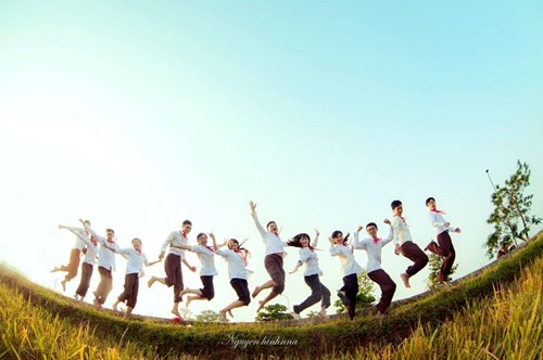 “Chúng mình đã có một ngày hạnh phúc và thoải mái bên nhau. Dù mai này có ra sao, tất cả cũng không thể quên được những kỷ niệm tươi đẹp này”, lớp trưởng Đức Cường chia sẻ thêm.