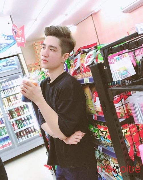 Trần Quốc Cường (1997) Sinh ra lớn lên ở Hà Nội, là chàng trai nhỏ tuổi nhất trong nhóm 5 chàng mỹ nam cắt tóc này. Quốc Cường có ngoại hình và gu thời trang theo phong cách Kpop. 9x có một gương mặt trắng, sáng đẹp, khiến cho cả các nàng cũng phải ghen tị, các anh chàng phải ngưỡng mộ.