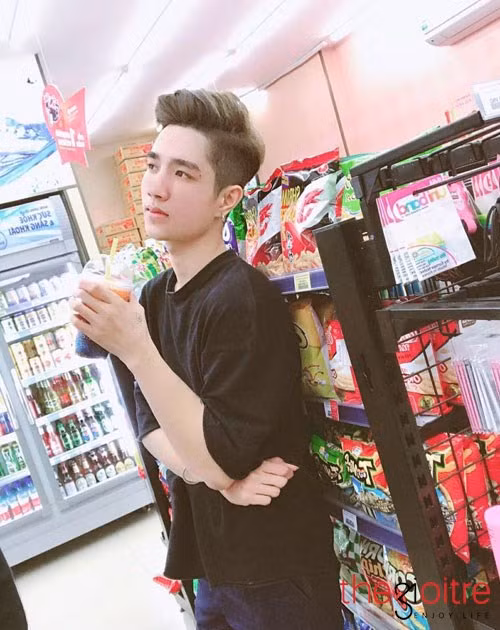 Trần Quốc Cường (1997) Sinh ra lớn lên ở Hà Nội, là chàng trai nhỏ tuổi nhất trong nhóm 5 chàng mỹ nam cắt tóc này. Quốc Cường có ngoại hình và gu thời trang theo phong cách Kpop. 9x có một gương mặt trắng, sáng đẹp, khiến cho cả các nàng cũng phải ghen tị, các anh chàng phải ngưỡng mộ.