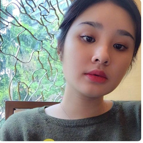 Phương Anh có sở thích đi du lịch, uống trà và thích những điều nhẹ nhàng, giản dị trong cuộc sống.