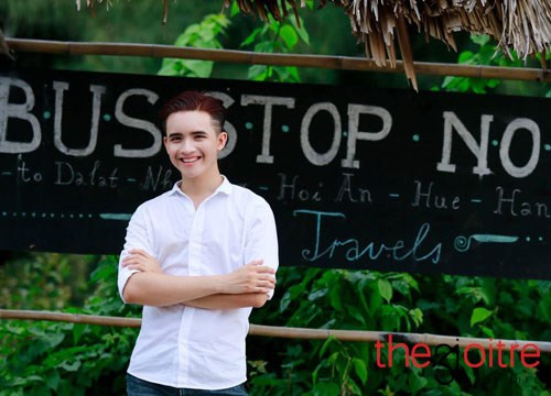 Bên cạnh việc học, Tân còn làm người mẫu, tham gia một số phim ngắn để thử sức trong lĩnh vực diễn xuất.