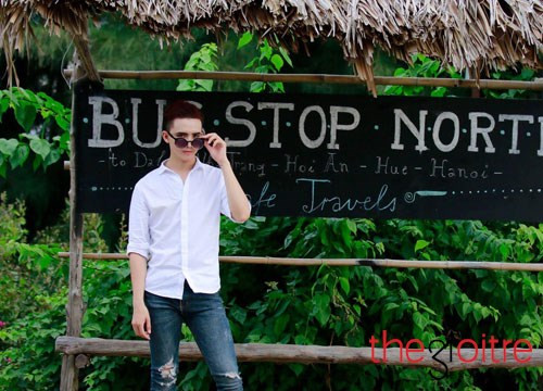 Cậu bạn cũng từng lọt Top 5 cuộc thi Người mẫu ảnh bìa 2016 của báo Sinh viên Việt Nam - Hoa Học Trò, Top 60 cuộc thi Người mẫu ảnh 2016 do báo 2! tổ chức. Ngoài ra Tân còn làm người mẫu ảnh, chụp hình thời trang, nghệ thuật cho một số báo, studio…