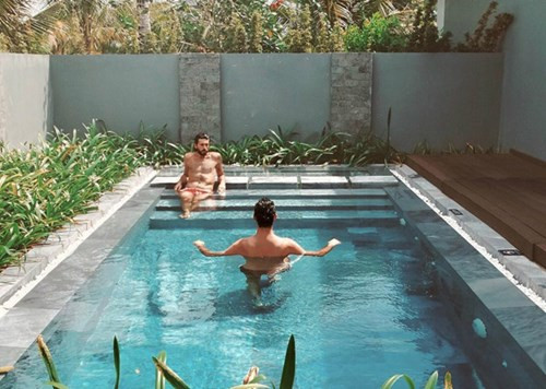 Hai chàng trai cho hay họ muốn truyền cảm hứng cho những người trẻ trên khắp thế giới "xách ba lô lên và đi".