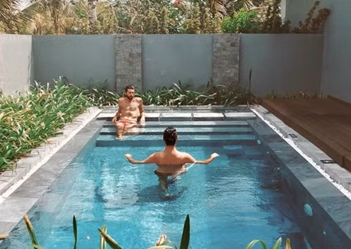 Hai chàng trai cho hay họ muốn truyền cảm hứng cho những người trẻ trên khắp thế giới "xách ba lô lên và đi".