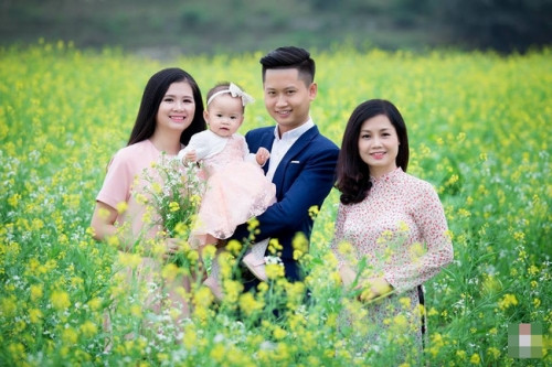 Mặc dù không tiết lộ thêm bất cứ thông tin nào, thế nhưng những bức ảnh của người bà nội 51 tuổi này vẫn đang được nhiều diễn đàn, chị em phụ nữ đăng tải với ước muốn sẽ lưu giữ được vóc dáng và làn da căng mịn như cô Dung.