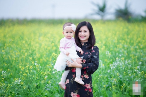 Bên cạnh đó, rất nhiều người dùng mạng đã bày tỏ mong muốn nghe người phụ nữ này chia sẻ bí quyết gì để giữ gìn được vóc dáng và nhan sắc trẻ trung như vậy.