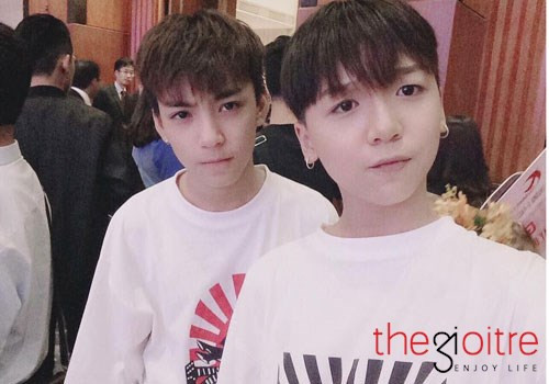 Bật mí về dự định tương lai, Long Hoàng cho biết trước mắt sẽ tập trung cho việc học văn hóa thật tốt ở trường. Bên cạnh đó anh chàng mong muốn được tham gia các hoạt động nghệ thuật như ca hát và đóng phim trong thời gian rảnh rỗi.