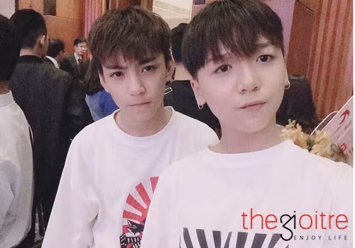 Bật mí về dự định tương lai, Long Hoàng cho biết trước mắt sẽ tập trung cho việc học văn hóa thật tốt ở trường. Bên cạnh đó anh chàng mong muốn được tham gia các hoạt động nghệ thuật như ca hát và đóng phim trong thời gian rảnh rỗi.