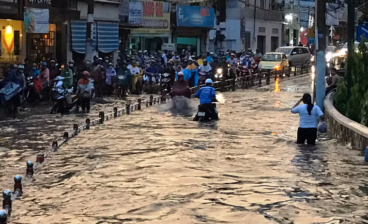 Ho dieu tiet chong ngap thong minh “that thu” sau con mua o TP.HCM